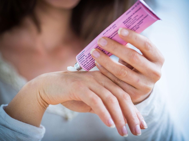 Bí quyết để có một đôi tay mềm mại - Ảnh 1.