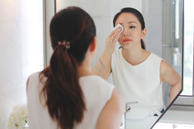 Các bước tẩy trang phù hợp mọi loại da - Ảnh 1.