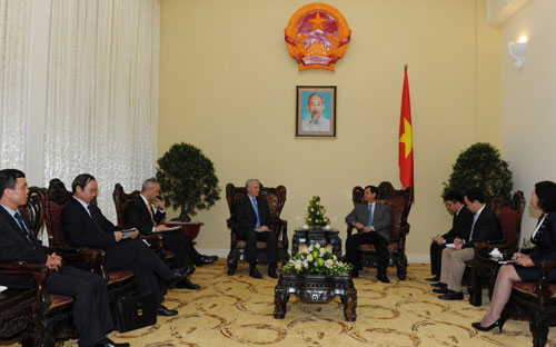 Tại buổi tiếp tân Giám đốc ADB tại Việt Nam chiều 21/9, Thủ tướng khẳng định, Chính phủ Việt Nam chưa hài lòng với những kết quả đạt được, nhất là mục tiêu kiểm soát vững chắc kinh tế vĩ mô.