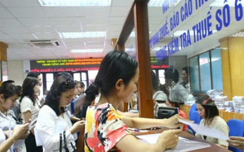 Theo quy định mới, thời gian gia hạn nộp thuế tối đa không quá 2 năm, kể từ ngày 
hết thời hạn nộp thuế đối với trường hợp bị thiệt hại vật chất, gây ảnh 
hưởng trực tiếp đến sản xuất, kinh doanh do gặp thiên tai, hỏa hoạn, tai
 nạn bất ngờ; chưa được thanh toán vốn đầu tư xây dựng cơ bản đã được 
ghi trong dự toán ngân sách nhà nước.