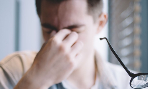 Hút thuốc lá ảnh hưởng nghiêm trọng tới thị lực