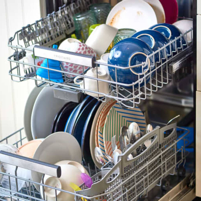 Dùng các thiết bị gia dụng đúng cách để tiết kiệm nước - Ảnh 2.