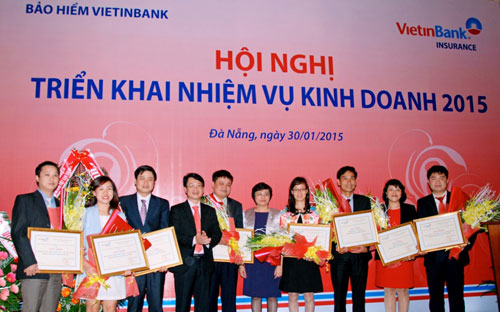 Trong năm 2015, VBI sẽ tiếp tục mở rộng mạng lưới hoạt động; tái cơ cấu 
theo mô hình quản lý tập trung, phát triển mạnh kênh bancassurance.