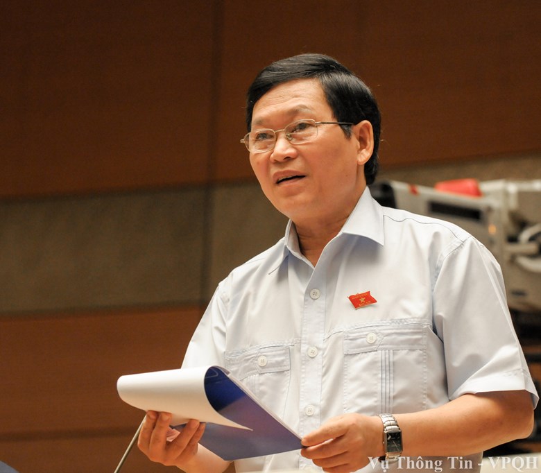 <span style="font-family: 'Times New Roman'; font-size: 15px;">Nên cân nhắc theo hướng chưa loại bỏ hình phạt tử hình, đại biểu Tô Văn Tám bày tỏ quan điểm.</span>