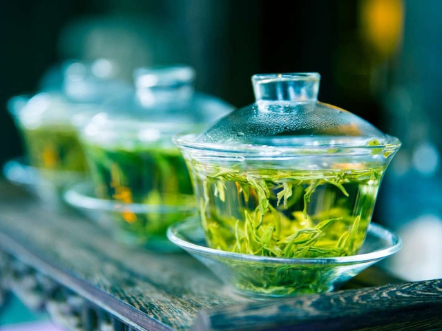 Tìm thấy hợp chất điều trị Covid-19 trong trà? - Ảnh 1.