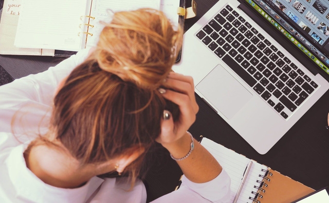 Những dấu hiệu cho thấy mẹ bỉm sữa có thể bị trầm cảm - Ảnh 3.