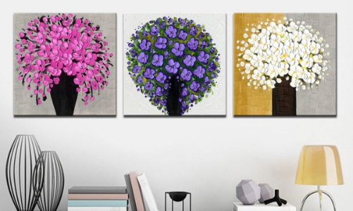 Tường nhà có hoa