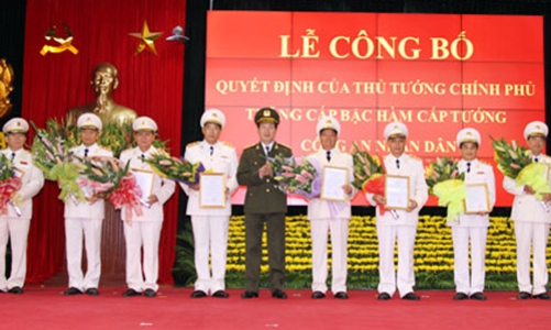 Hai bộ “vênh” quan điểm về đề xuất thêm hàm tướng