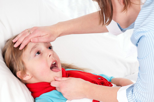 Những sai lầm khi dùng thuốc hạ sốt ở trẻ - Ảnh 2.