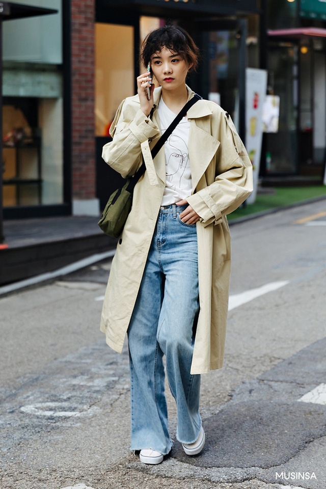 Chọn trench coat hợp dáng cho phụ nữ thấp nhỏ - Ảnh 1.