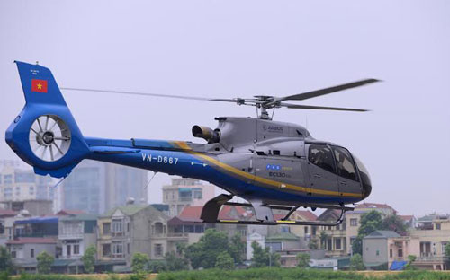 Giá cho một giờ bay du lịch bằng trực thăng EC 130 T2 là 2.400 USD.<br>