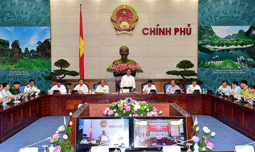 Thủ tướng: Buôn lậu lộng hành vì có cán bộ tiếp tay