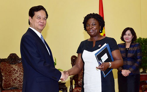 Thủ tướng Nguyễn Tấn Dũng cho biết, các khoản vay mới sẽ chỉ tập trung cho đầu tư hạ 
tầng kinh tế - xã hội thiết yếu; hạn chế thấp nhất lãng phí, thất thoát,
 tiêu cực, tham nhũng. 