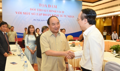 Thủ tướng đối thoại với 14 lãnh đạo tập đoàn kinh tế tư nhân