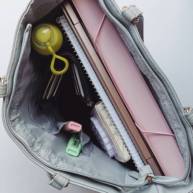 Phụ nữ thành công cất những gì bên trong chiếc túi xách? - Ảnh 3.