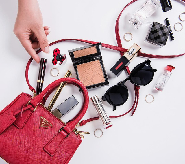 Phụ nữ thành công cất những gì bên trong chiếc túi xách? - Ảnh 2.