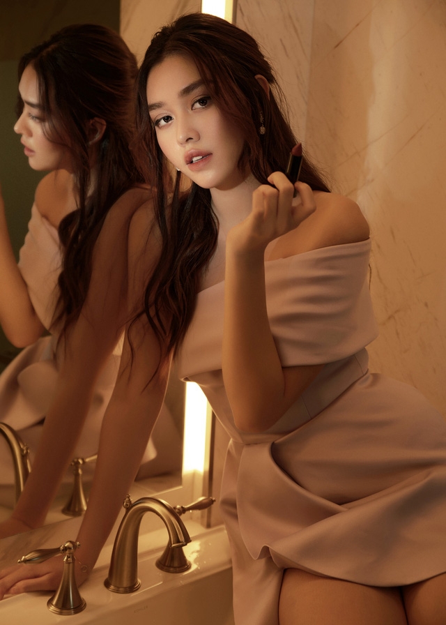 Chọn đầm diện Tết cùng Á hậu Tường San  - Ảnh 2.