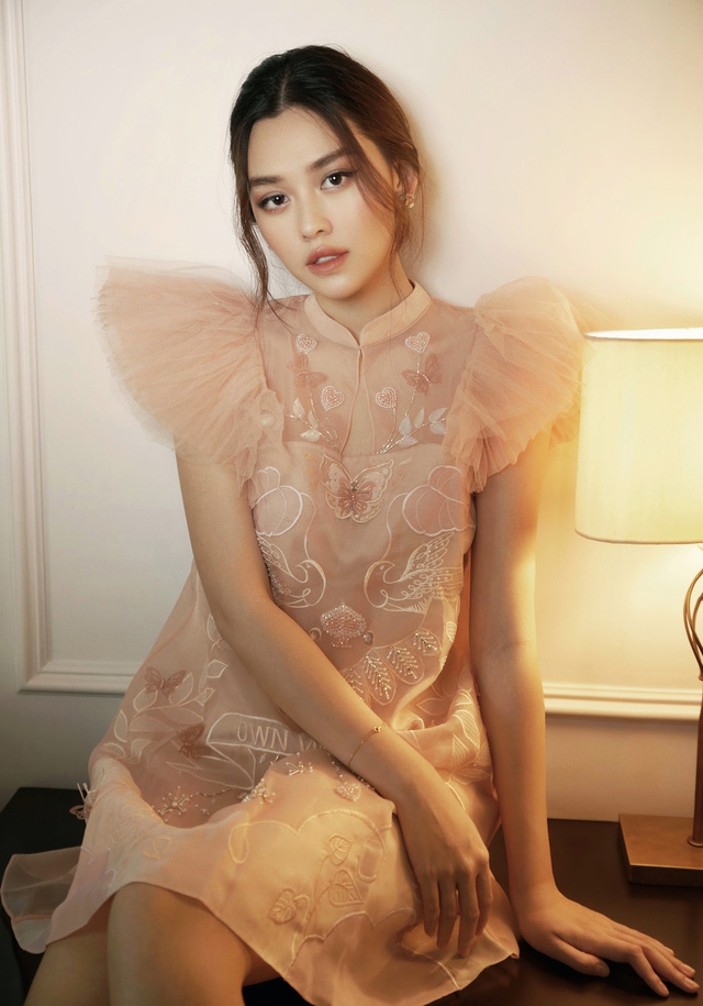 Chọn đầm diện Tết cùng Á hậu Tường San  - Ảnh 5.