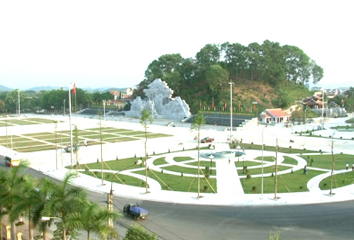 Tại văn bản trả lời ngày 3/8, Thủ tướng cho biết, đến thời điểm hiện nay, không có quy hoạch chung cho hệ thống quảng trường cả nước.<br>