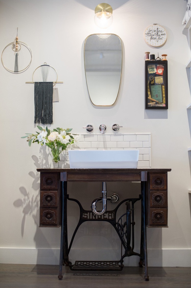 6 ghi nhớ nếu bạn muốn tái sử dụng đồ nội thất cũ cho phòng tắm - Ảnh 8.