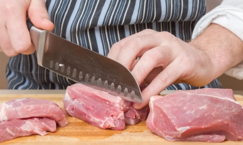 Mâm cơm của người Việt đang thừa quá nhiều thịt