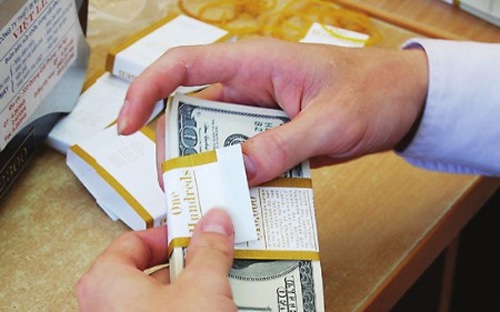 Việc để ngỏ khả năng điều chỉnh đồng nghĩa với việc không hạn chế kỳ 
vọng của thị trường vào thời điểm này; tâm lý nắm giữ ngoại tệ chờ khả 
năng điều chỉnh có thể tiếp tục định hình.