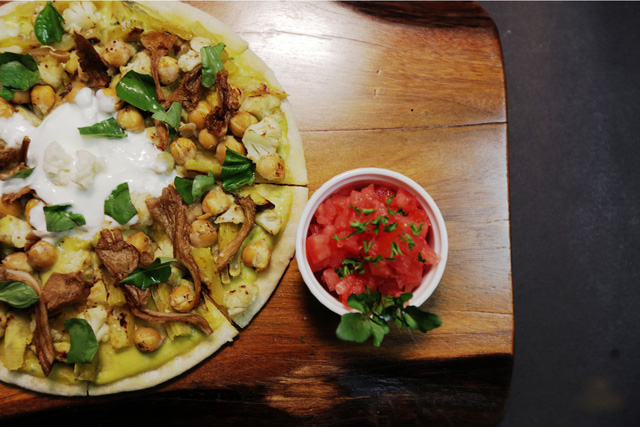 3 không gian đẹp để thưởng thức món chay tại Hà Nội - Ảnh 12.