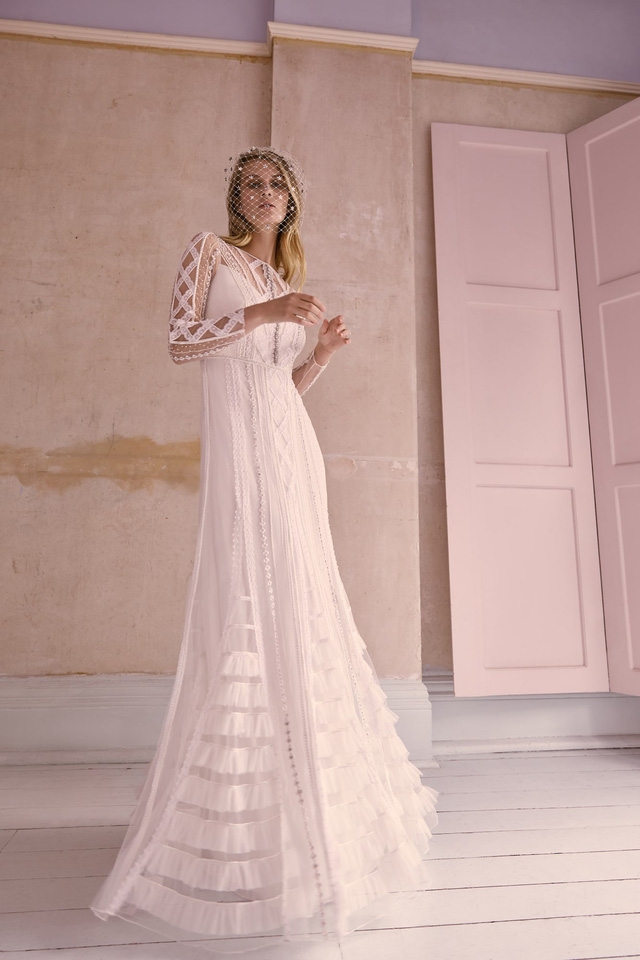 10 bộ váy cô dâu đẹp nhất mùa cưới này - Ảnh 7.