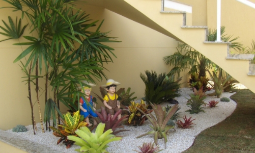 Khu vườn nhỏ ngay dưới gầm cầu thang