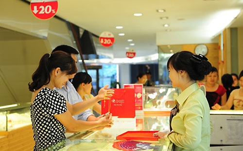 Việc cấp phép thực hiện thử nghiệm xác định hàm lượng vàng trang sức, mỹ
 nghệ giúp cho các khách hàng có nhu cầu kiểm tra tuổi vàng an tâm hơn 
khi thực hiện các giao dịch mua bán.