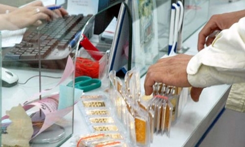 “Nung chảy” vàng thành VND?