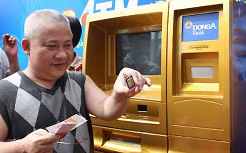 Ngân hàng Nhà nước ban hành quy định mới này sau khi vừa đưa một ngân hàng thương mại có hoạt động kinh doanh vàng mạnh vào diện kiểm soát đặc biệt.<br>