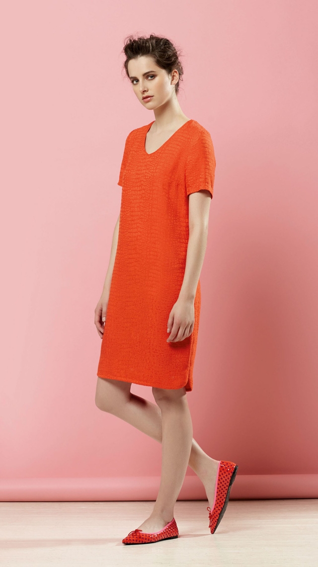 Bí quyết chọn váy suông phù hợp với dáng người - Ảnh 1.