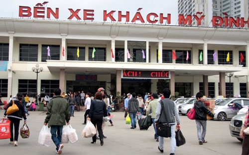 Đã có hàng loạt doanh nghiệp vận tải tại Hà Nội thông báo tăng giá cước vận tải trong dịp Tết Nguyên đán sắp tới.<br>