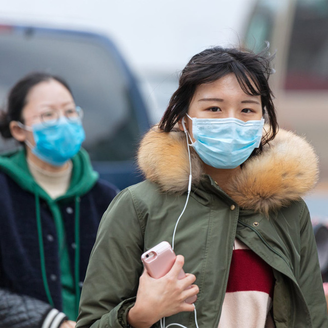 Bộ Y tế họp khẩn để ứng phó với virus viêm phổi từ Trung Quốc - Ảnh 2.