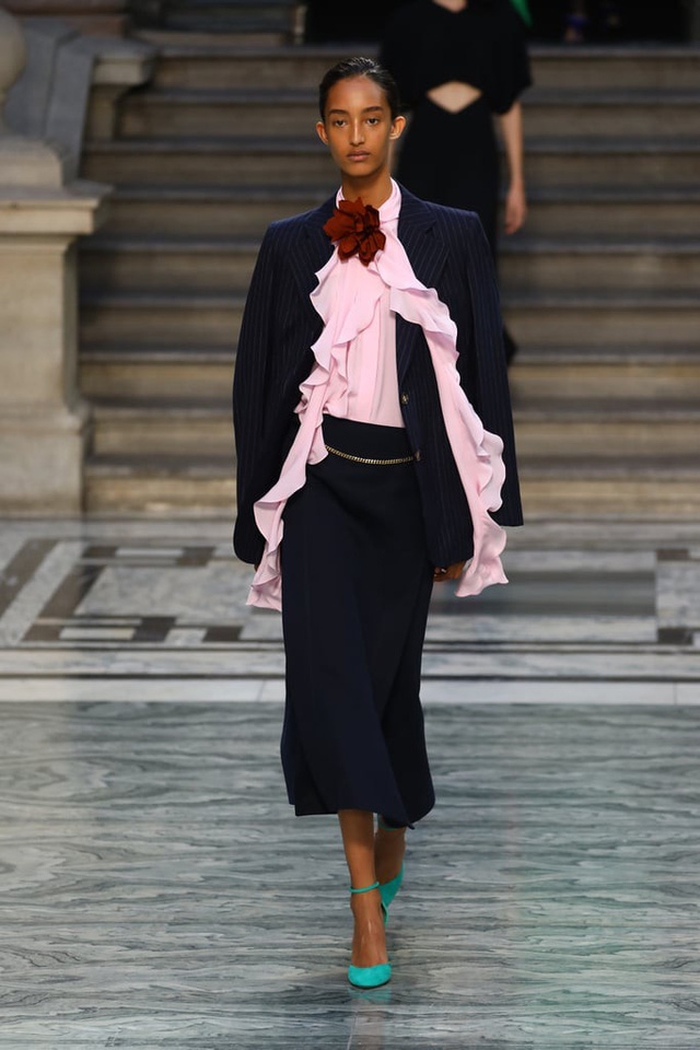 BST mới nhất của Victoria Beckham tại London Fashion Week 2020 - Ảnh 5.