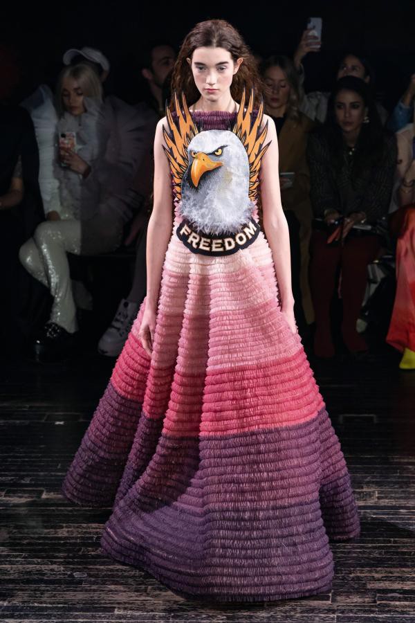 BST Viktor & Rolf: Khi meme biến thành thời trang cao cấp - Ảnh 14.