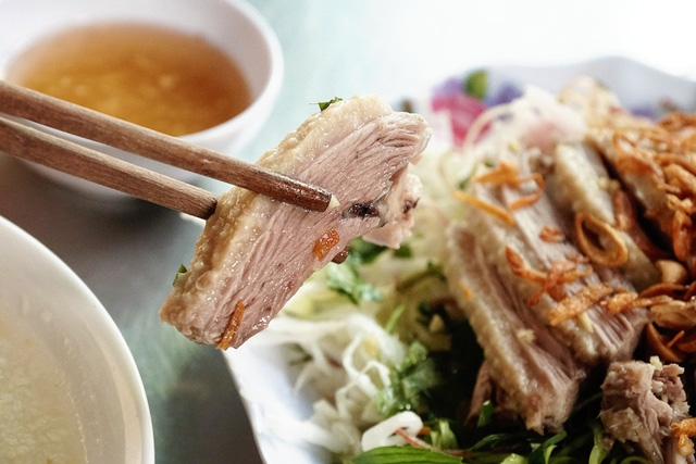 Mùa vịt chạy đồng, nhắc lại những cấm kỵ - Ảnh 2.