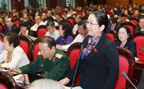 Một phiên chất vấn tại kỳ họp cuối năm 2013 của Quốc hội.<br>