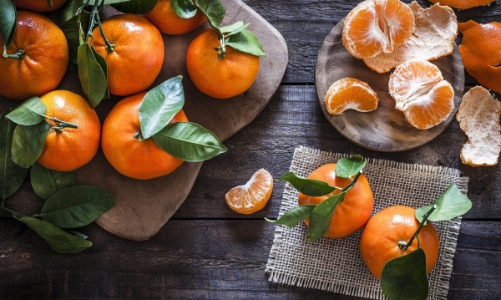 Khi ăn quýt, bạn ăn đừng vứt vỏ đi nhé!