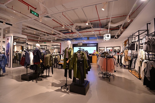 H:CONNECT khai trương cửa hàng thứ 2 tại Crescent Mall, TP.HCM - Ảnh 1.