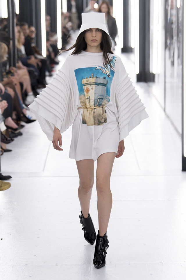 BST Xuân – Hè 2019 của Louis Vuitton: cái nhìn tươi sáng về tương lai - Ảnh 4.