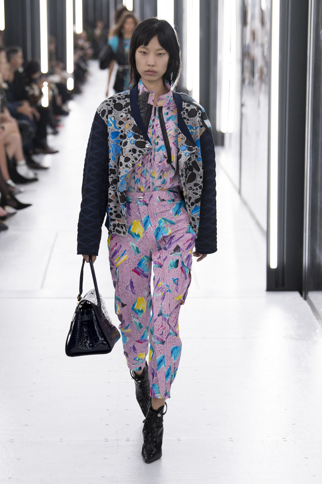 BST Xuân – Hè 2019 của Louis Vuitton: cái nhìn tươi sáng về tương lai - Ảnh 8.
