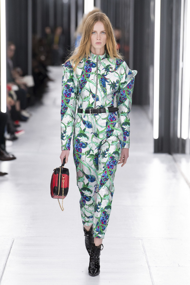 BST Xuân – Hè 2019 của Louis Vuitton: cái nhìn tươi sáng về tương lai - Ảnh 16.