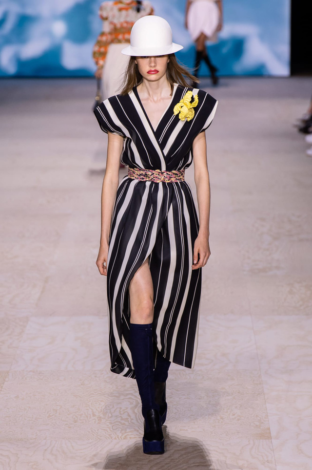 BST Xuân – Hè 2020 của Louis Vuitton: năm 1970 đã trở lại - Ảnh 18.