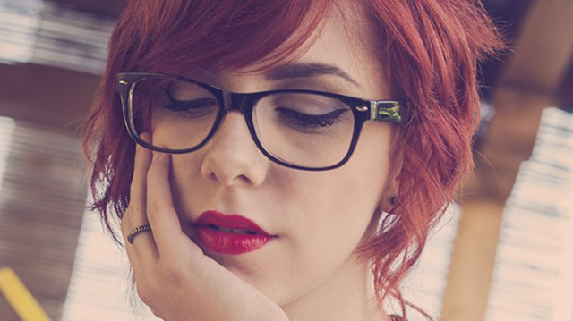Mẹo trang điểm cho những cô nàng đeo kính - Ảnh 3.