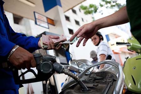 Bình quân 30 ngày từ ngày 20/8/2014 đến 18/9/2014, giá bán mặt hàng dầu diesel, dầu hỏa và dầu mazut đang cao hơn giá cơ sở lần lượt ở mức 264 
đồng/lít, 250 đồng/lít và 120 đồng/kg.