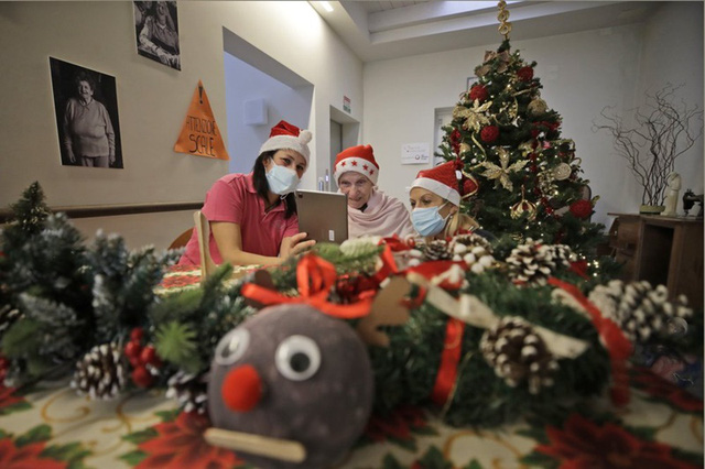 Giáng sinh vắng vẻ tại mọi thành phố trên thế giới - Ảnh 4.