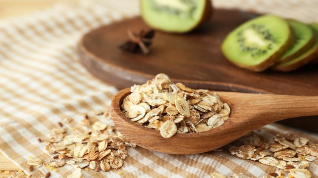 Điều gì thực sự xảy ra với cơ thể khi bạn ăn yến mạch mỗi ngày - Ảnh 1.