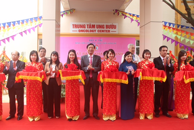 Trung tâm có chức năng khám, sàng lọc, chẩn đoán sớm và điều trị các bệnh ung thư.